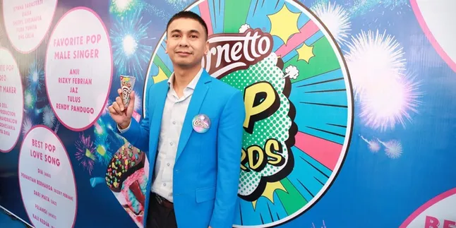 Raditya Dika Buat Vlog Battle Kue Lebaran, Mana Yang Paling Enak Ya?