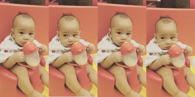 Rafathar Sudah Bisa Minum Pakai Sedotan, Raffi - Gigi Bangga Rafathar Sudah Bisa Minum Pakai Sedotan, Raffi - Gigi Bangga