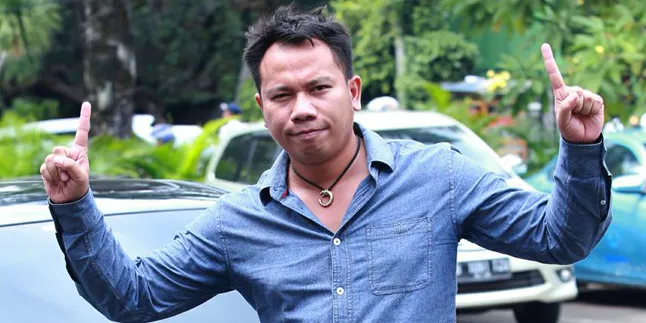 Raffi Ahmad & Ayu Nyaris Diboikot, Ini Pembelaan Vicky Prasetyo Raffi Ahmad & Ayu Nyaris Diboikot, Ini Pembelaan Vicky Prasetyo