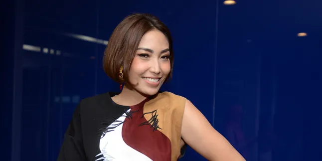 Raffi Ahmad & Ayu Ting Ting Selingkuh, Ayu Dewi: Sensasi Bukan? Raffi Ahmad & Ayu Ting Ting Selingkuh, Ayu Dewi: Sensasi Bukan?