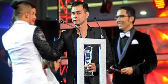 Raffi Ahmad Buat Ruangan Khusus Untuk Koleksi Piala