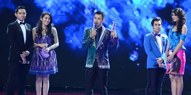 Raffi Ahmad: Harusnya Pasangan Terdahsyat Itu Billy dan Syahnaz Raffi Ahmad: Harusnya Pasangan Terdahsyat Itu Billy dan Syahnaz