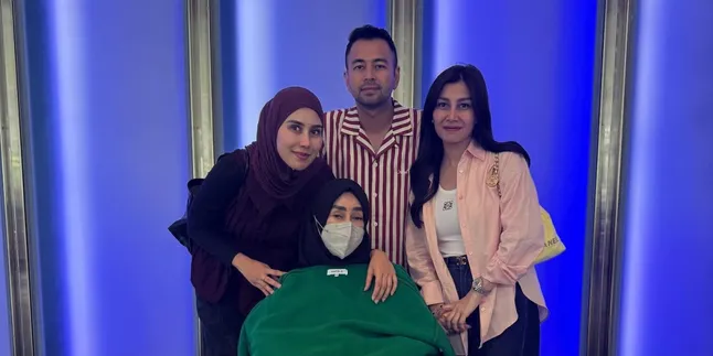 Raffi Ahmad Ungkap Kondisi Terkini Mama Amy yang Alami Saraf Kejepit Raffi Ahmad Ungkap Kondisi Terkini Mama Amy yang Alami Saraf Kejepit