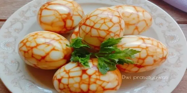 Rahasia Membuat Telur Pindang Batik dengan Motif Unik dan Rasa Gurih