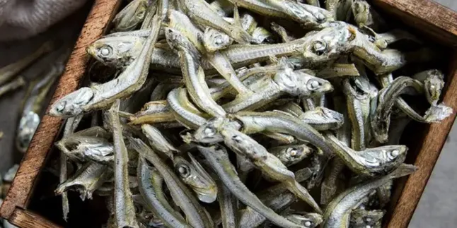 Rahasia Menggoreng Ikan Teri Basah yang Renyah Tanpa Tepung, Simak Triknya Rahasia Menggoreng Ikan Teri Basah yang Renyah Tanpa Tepung, Simak Triknya
