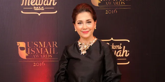 Rahasia Widyawati Tetap Awet Cantik di Usia 66 Tahun Rahasia Widyawati Tetap Awet Cantik di Usia 66 Tahun