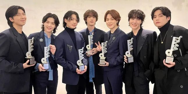 Raih Daesang di The Fact Music Awards 2022, BTS Perpanjang Rekor Dengan Total 66 Piala Raih Daesang di The Fact Music Awards 2022, BTS Perpanjang Rekor Dengan Total 66 Piala