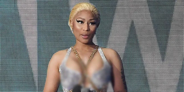 Raih Dua Piala, Nicki Minaj Flirting ke Michael B Jordan di Atas Panggung PCA 2018
