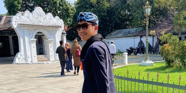 Raihan Fadilah Cucu Mendiang Nani Wijaya Viral di X, Tinggalkan Kekasih yang Cacat Pasca Kecelakaan Raihan Fadilah Cucu Mendiang Nani Wijaya Viral di X, Tinggalkan Kekasih yang Cacat Pasca Kecelakaan