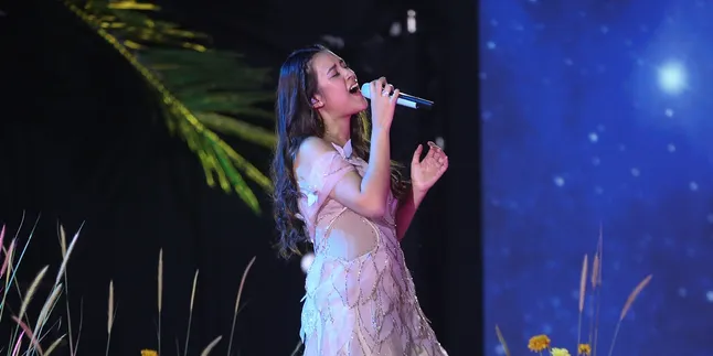 Raisa Pastikan Konsernya Tetap Digelar di GBK, Terharu Tiket Festival Sold Out Raisa Pastikan Konsernya Tetap Digelar di GBK, Terharu Tiket Festival Sold Out