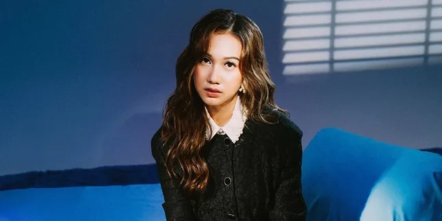 Raissa Ramadhani Ungkap Tiga Barang Wajib yang Selalu Dibawa Saat Manggung dan Traveling Raissa Ramadhani Ungkap Tiga Barang Wajib yang Selalu Dibawa Saat Manggung dan Traveling