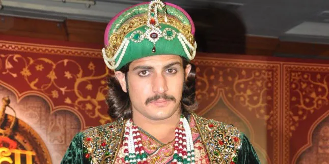 Rajat Tokas Tak Mau Syuting Bareng 'Anaknya' Lagi? Rajat Tokas Tak Mau Syuting Bareng 'Anaknya' Lagi?