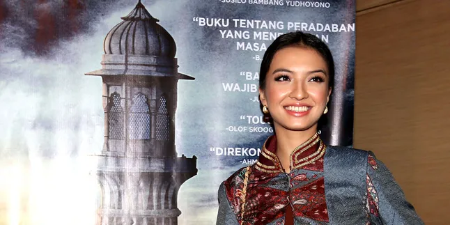 Raline Shah Akan Nikah Tahun Depan? Raline Shah Akan Nikah Tahun Depan?