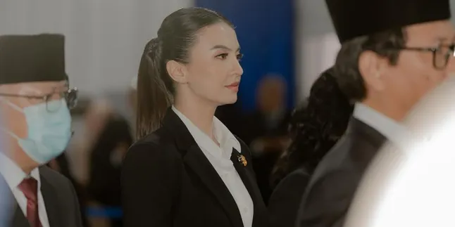 Raline Shah Resmi Jadi Stafsus Menkomdigi, Intip Riwayat Pendidikannya Raline Shah Resmi Jadi Stafsus Menkomdigi, Intip Riwayat Pendidikannya