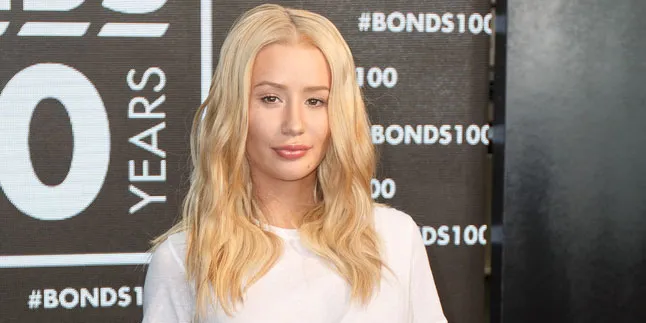 Ramah, Iggy Azalea Perlakukan Paparazzi Bak Temannya Ramah, Iggy Azalea Perlakukan Paparazzi Bak Temannya
