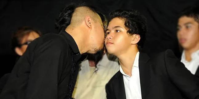 Ramai Menuntut Tanggung Jawab Ahmad Dhani