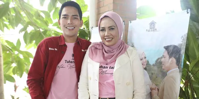 Rambah Dunia Tarik Suara, Elly Sugigi: Tumben Dikomentari Positif Sama Netizen Rambah Dunia Tarik Suara, Elly Sugigi: Tumben Dikomentari Positif Sama Netizen