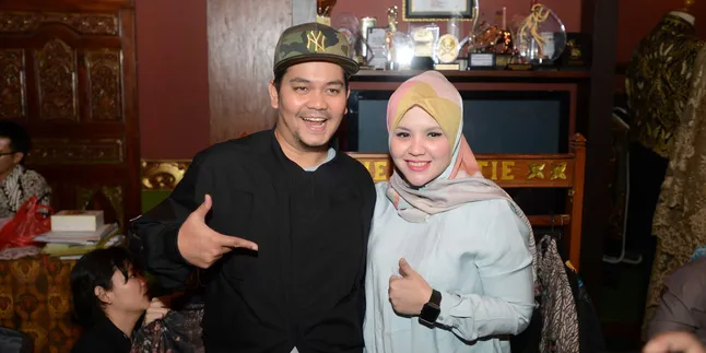 Rambah Usaha Fashion, Indra Bekti Dapat Petuah Dari Anne Avantie