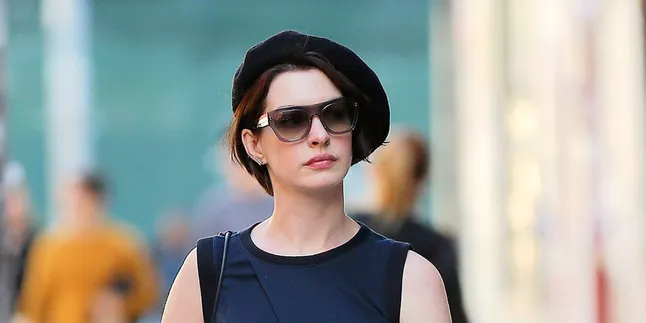 Rambut Baru, Penampilan Anne Hathaway Makin Tak Dikenali Rambut Baru, Penampilan Anne Hathaway Makin Tak Dikenali
