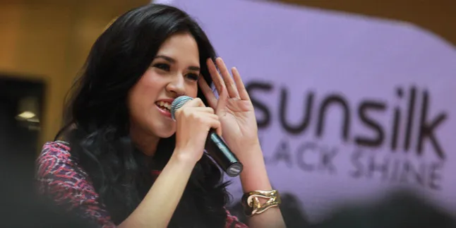 Rambut Hitam, Cermin Cantik Wanita Indonesia Rambut Hitam, Cermin Cantik Wanita Indonesia