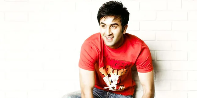 Ranbir Kapoor Caci Maki Dan Rampas Kamera Paparazzi!