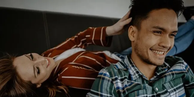 Randy Pangalila Bikin Tren Prewed Santai Tapi Tetap Romantis