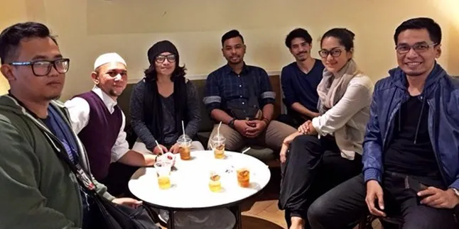 Rangkul Selebritis, Ustaz Erick Yusuf Bikin Gerakan Youth Spirit Rangkul Selebritis, Ustaz Erick Yusuf Bikin Gerakan Youth Spirit