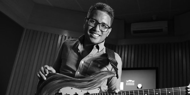 Rangkum Keberagaman Musik, Andre Dinuth Rilis 'HERE WITH YOU'