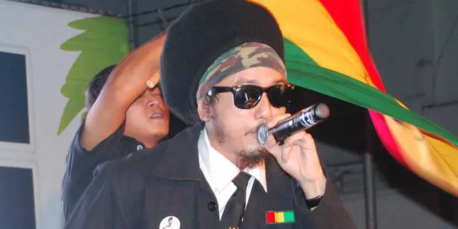 Ras Muhamad Tak Akan Bawa Kasus 'Gas Air Mata' ke Jalur Hukum