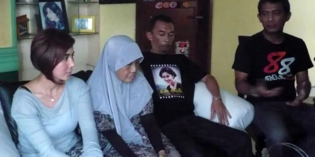 Ratna Dilla Jadi Anak Angkat Ibunda Nike Ardilla