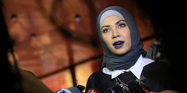 Ratna Galih: Alhamdulillah, Aku Berhijab Bukan Karena Ada Masalah Ratna Galih: Alhamdulillah, Aku Berhijab Bukan Karena Ada Masalah