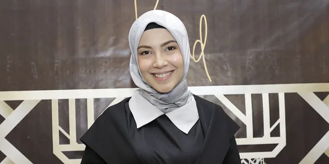 Ratna Galih Umumkan Kelahiran dan Tunjukkan Foto Bayi Kembarnya Ratna Galih Umumkan Kelahiran dan Tunjukkan Foto Bayi Kembarnya