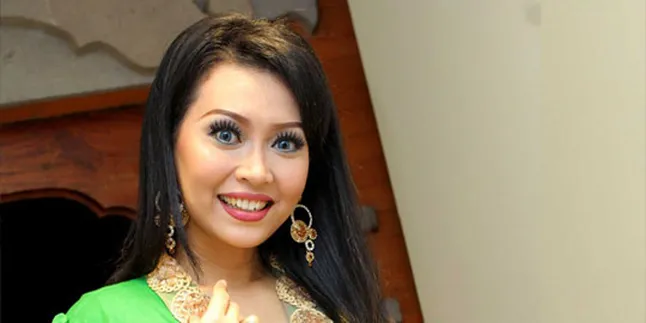Ratna Listy Gunakan Foto Sebagai Media Didik Anak