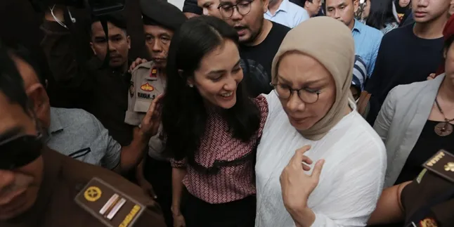 Ratna Sarumpaet Bebas Bersyarat dari Penjara, Atiqah Hasiholan Bahagia