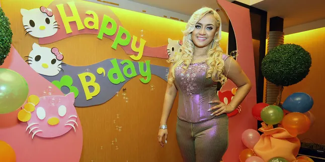 Rawat Alis, Lia Ladysta Pilih Yang Dukung Ibadah