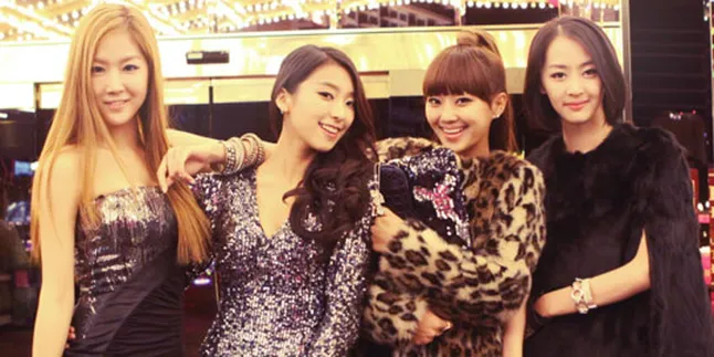 Rayakan Natal, Girlband Sistar Pesta Piyama Imut