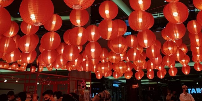 Rayakan Tahun Baru Imlek 2022, Mal Taman Anggrek Gelar Ribuan Lampion di Chinese Market