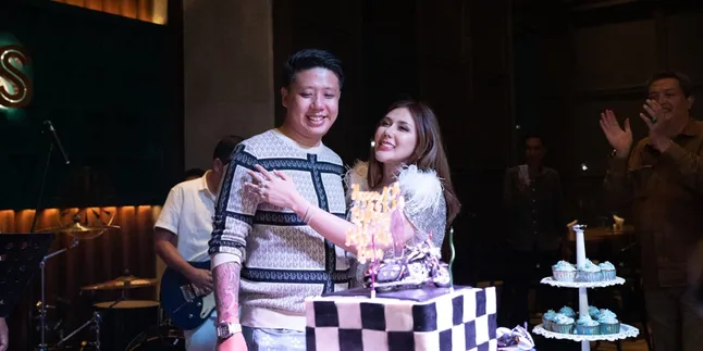 Rayakan Ulang Tahun ke-43, Pablo Benua Gelar Pesta Besar-Besaran Rayakan Ulang Tahun ke-43, Pablo Benua Gelar Pesta Besar-Besaran