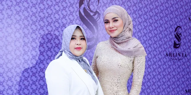 Rayakan Ultah Ke- 43, Olla Ramlan Dapat Kado Spesial dari Sheinta Signature Rayakan Ultah Ke- 43, Olla Ramlan Dapat Kado Spesial dari Sheinta Signature