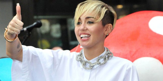 Rayakan Ultah ke 21 di AMA, Miley Cyrus Siapkan Kejutan?