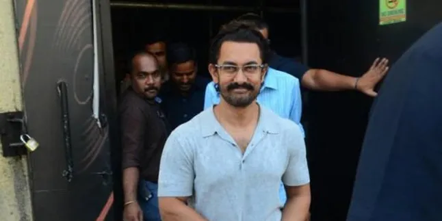 Rayakan Ultah ke-53 Bareng Wartawan, Aamir Khan Ungkap Sulitnya Lepas Dari Rokok
