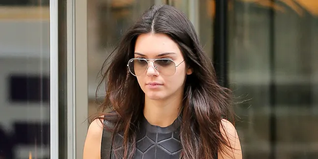 Rayakan Ultah, Kendall Jenner Pilih Senang-Senang Dengan Stripper