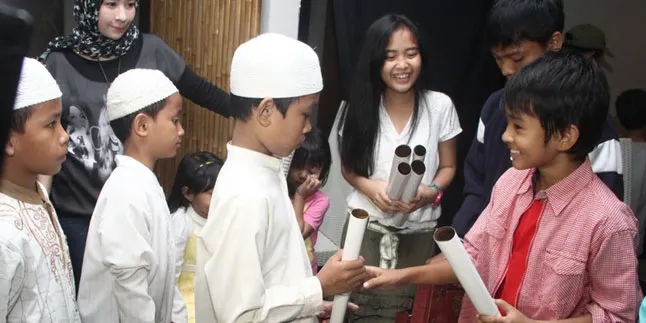 Raza Super 7 Ultah Bersama Anak Yatim