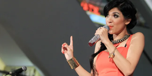 Recycle Lagu Reza Artamevira, Delia Percaya Diri Recycle Lagu Reza Artamevira, Delia Percaya Diri