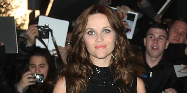 Reese Witherspoon Berusaha Low Profile Pasca Ditangkap