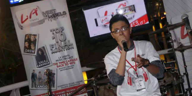 Rega, Dari Band Jadi Solois