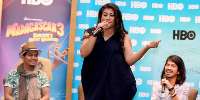 Regina Sempat Jadi Juri Karaoke