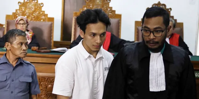 Rehabilitasi Bikin Badan Bugar, Tapi Jefri Nichol Ngaku Tetap Susah Tidur Rehabilitasi Bikin Badan Bugar, Tapi Jefri Nichol Ngaku Tetap Susah Tidur