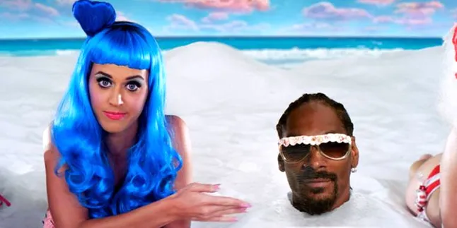 Rekam 'California Gurls', Katy Perry Akui Isap Ganja Bareng Snoop Dogg