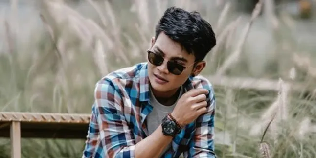 Rekam Kisah Cinta Beda Dunia, Tri Suaka Luncurkan Single 'Ku Tunggu Engkau Di Surga'